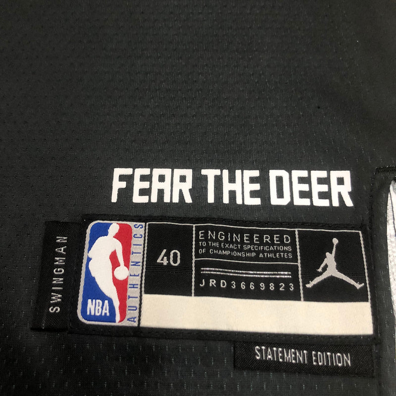 Regata NBA Milwaukee Bucks Statement Edition 22/23 - Masculina - Preta